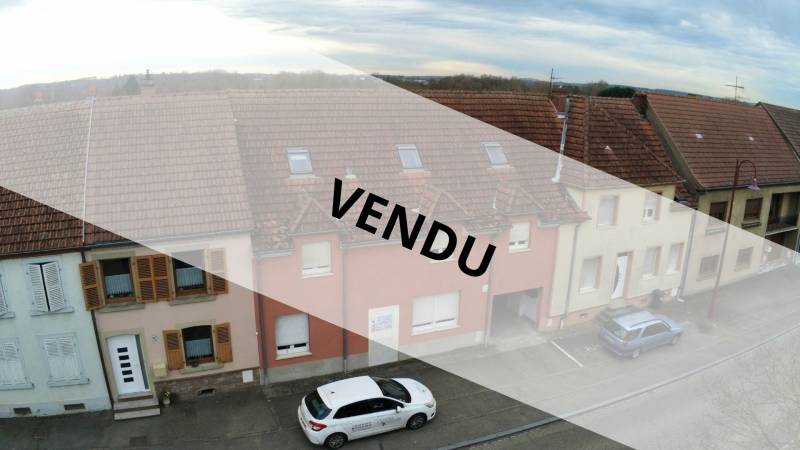 Ensemble immobilier, avec 5 appartements sur Keskastel