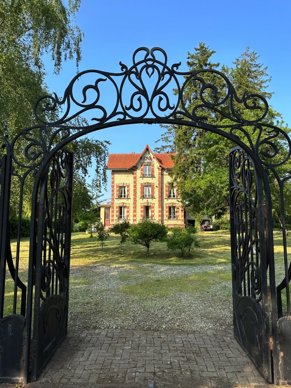 maison de maître sur la commune de Sarre Union 195 m2 de 29,63 ares de terrain. avec NESTA IMMOBILIER