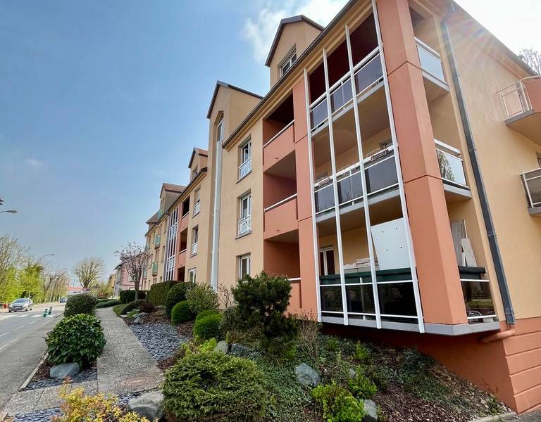 Façade d’un immeuble avec un appartement au rdc à SAVERNE vendu par nesta immobilier