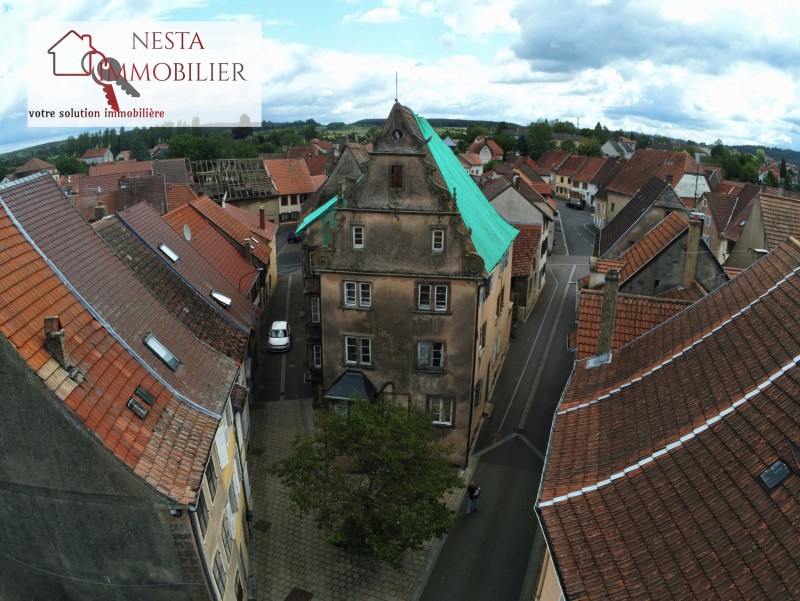 Nouveau en exclusivité chez Nesta immobilier, Investissez dans l'immobilier avec cet immeuble Renaissance de 9 chambres à Sarre-Union !