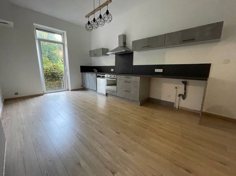 4 PIÈCES 80 M² APPARTEMENT F4 RÉNOVÉ AVEC TERRASSE ET CAVE PRIVATIVE À SARREGUEMINES, RUE DU PARC