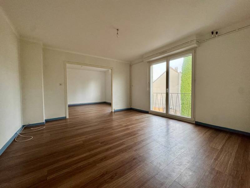 Appartement 4 pièces de 91 m² à louer à Montbronn (57) – Plain-pied – 1er étage