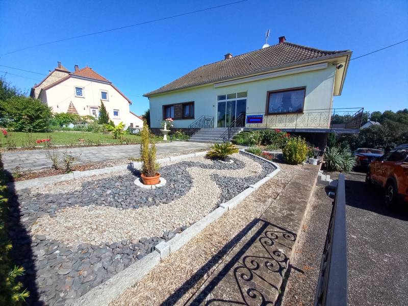 GUNGWILLER Maison Indépendante de 160m², 7 Pièces sur Terrain de 21 ares.
